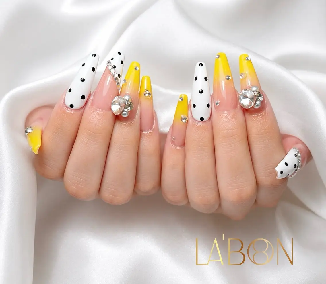 ネイル アートネイル ジェルネイル キラキラネイル 韓国ネイル ロングネイル Labon Nails Artのネイルデザイン