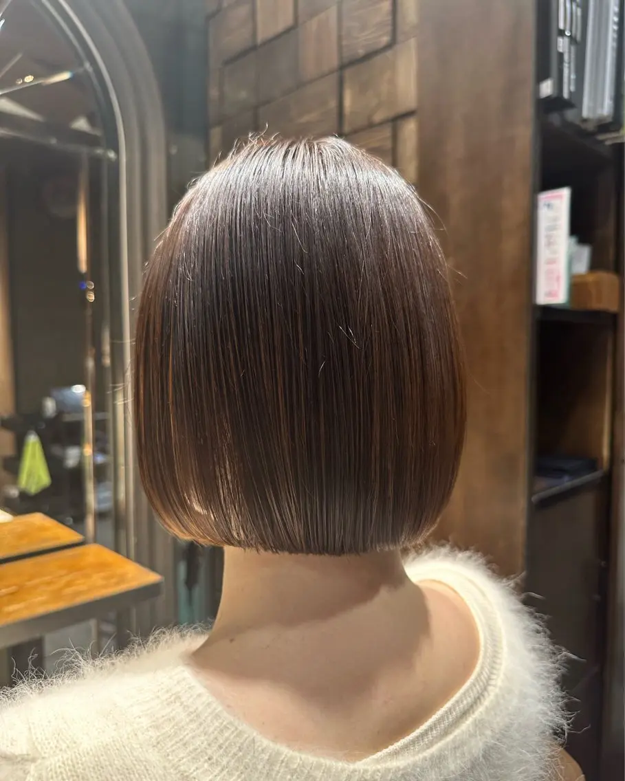 ショート カット 齊藤政太 顔周り カット 透明感カラーのヘアスタイル