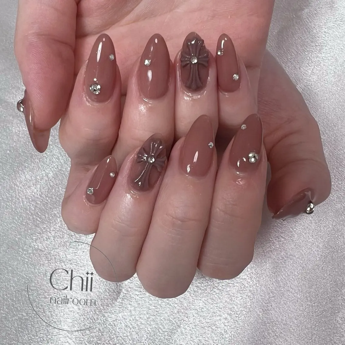 ネイル ワンカラーネイル ストーンネイル nail room chiiのネイルデザイン