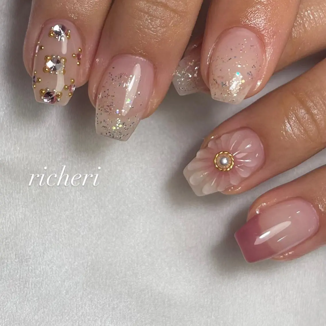 ミディアム ネイル ハンドネイル richeri beautyのネイルデザイン