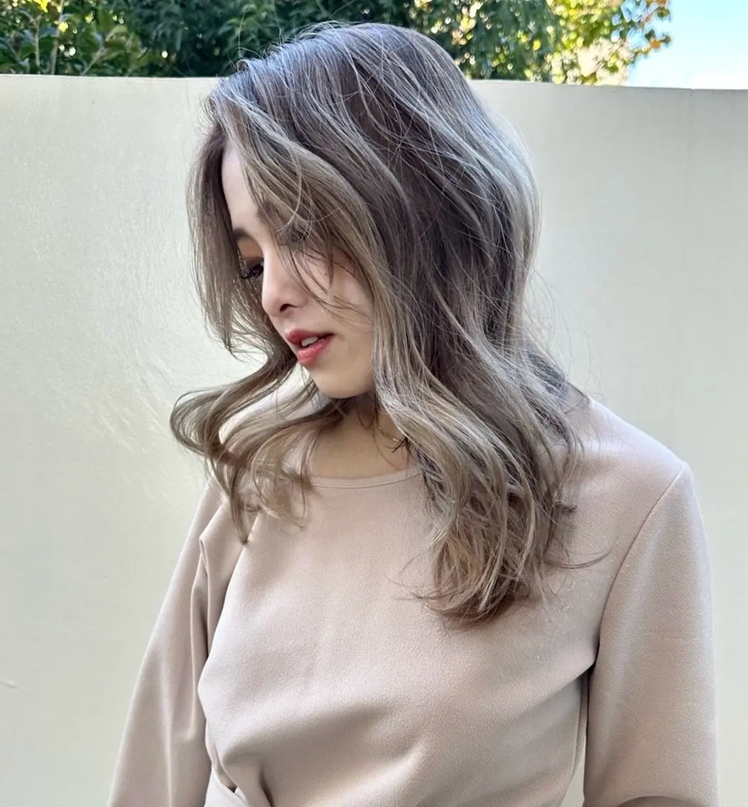 ロング カラー バレイヤージュ レイヤーカット ロング デザインカラー⭐️ Yamauchiのヘアスタイル