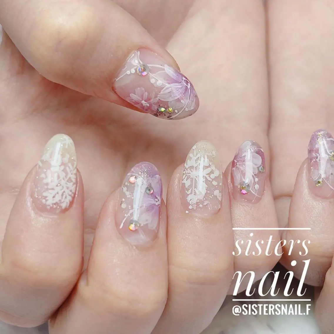 ネイル アートネイル フラワーネイル ジェルネイル ゴールド キラキラネイル sisters nail.fのネイルデザイン