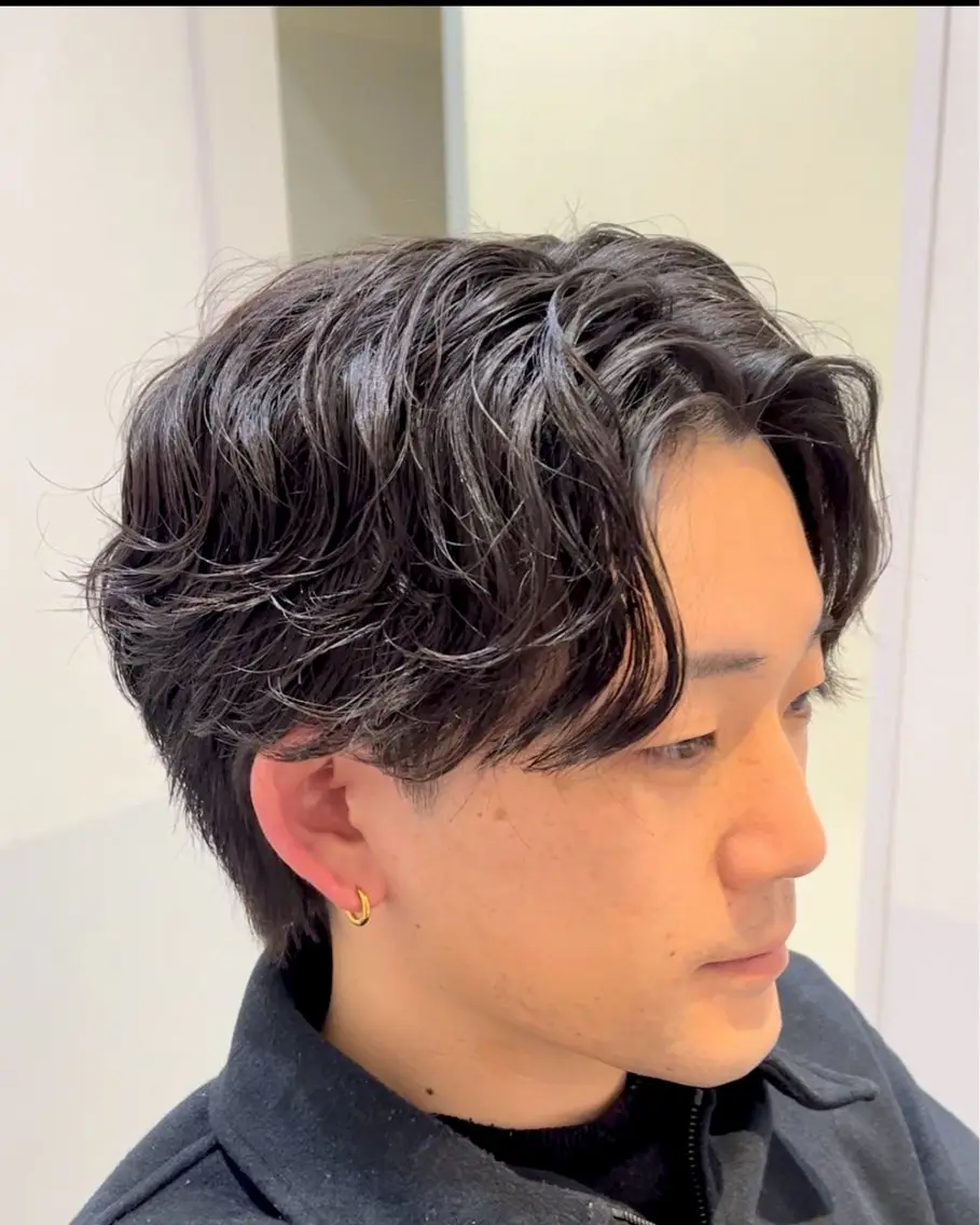 ショート パーマ メンズ センターパート メンズパーマ スパイラルパーマ 吉田 笙乃のヘアスタイル