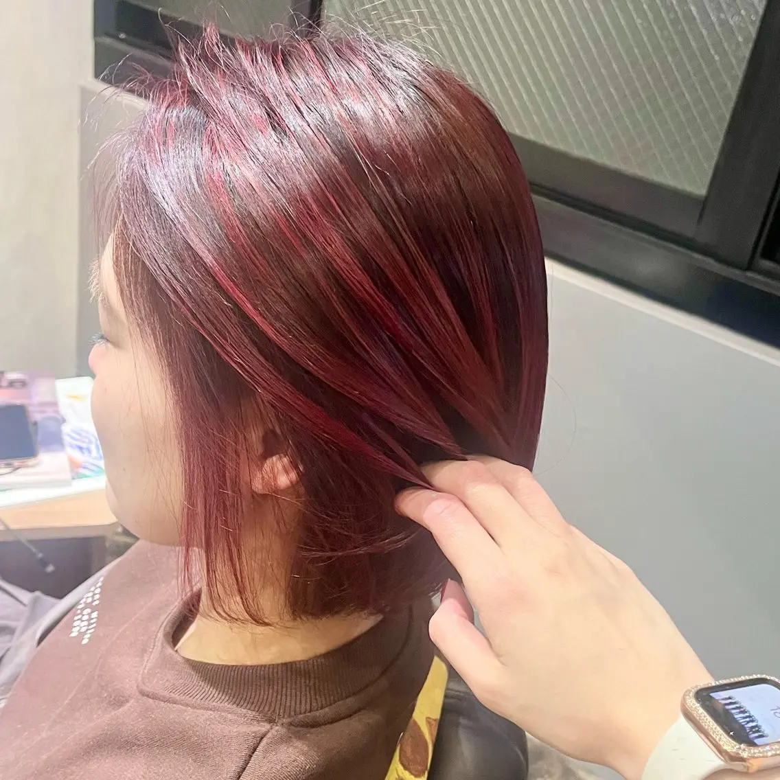 ショート カラー バレイヤージュ レッドカラー レイヤーカット カット ヘアカラー トリートメント 伊藤 玲衣のヘアスタイル
