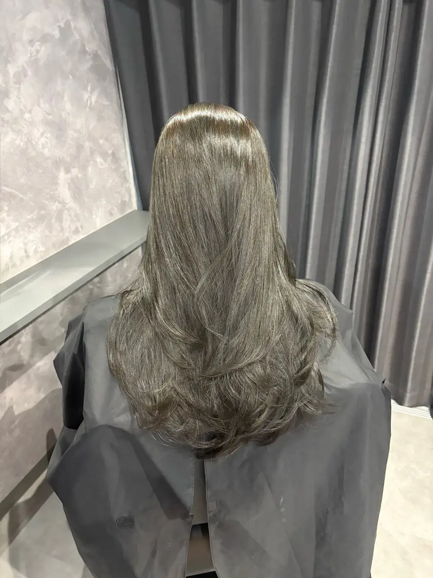 カラー グレージュ ヘアカラー トリートメント nameless miichiのヘアスタイル