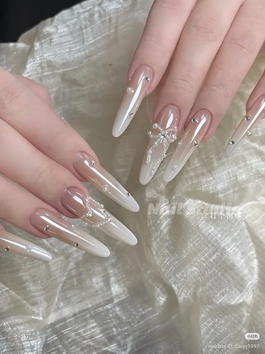 ネイル フレンチネイル キラキラネイル 韓国ネイル シンプルネイル ワンホンネイル ハンドネイル MEI Nailのネイルデザイン
