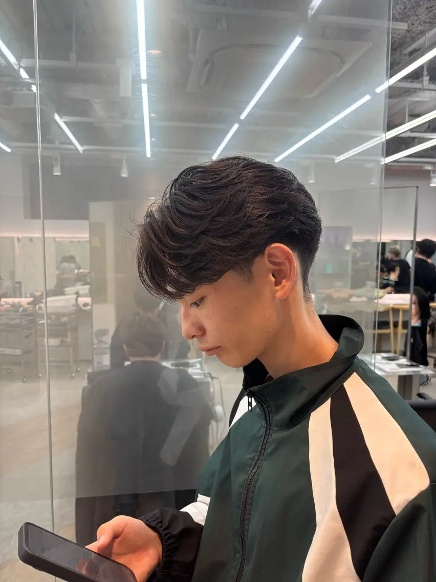 パーマ メンズ フェザーパーマ メンズパーマ カット パーマ 白井 世那のヘアスタイル