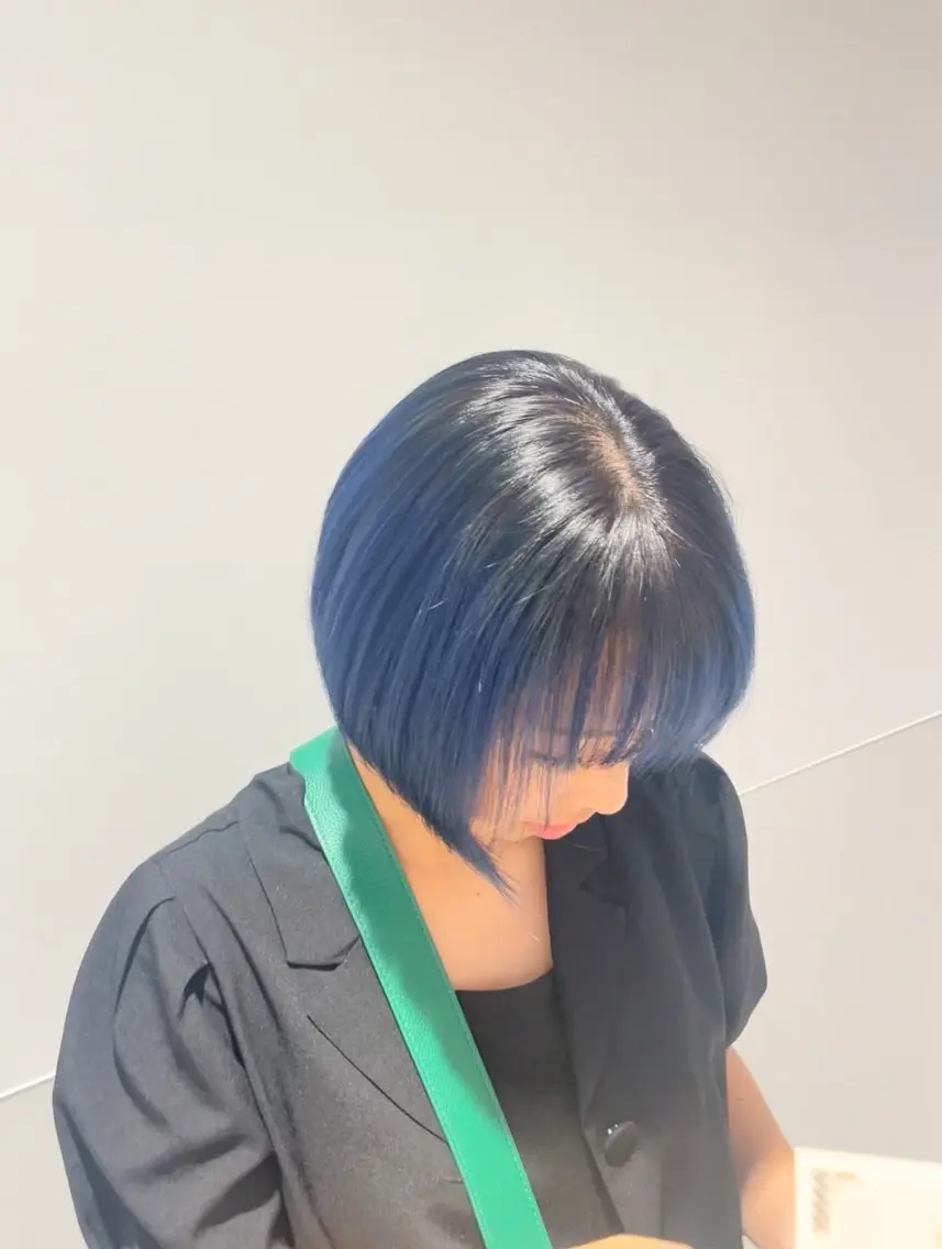 ショート カラー ブリーチ ハイトーンカラー 大人スタイル 太田のヘアスタイル