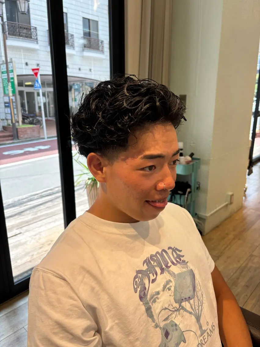 パーマ パーマ 軽部馨都/メンズカッ ト/フェードスタイルのヘアスタイル