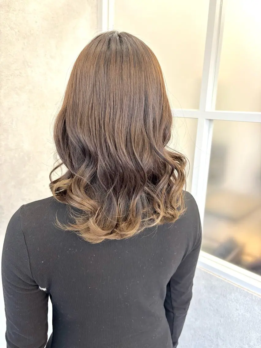 カラー ブリーチ 鈴木 陸哉のヘアスタイル