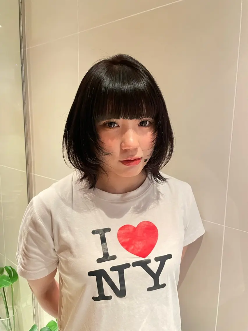 ミディアム ボブ レイヤーカット 外ハネヘア カット ヘアカラー トリートメント レイヤー/縮毛矯正 🪄chihiroのヘアスタイル