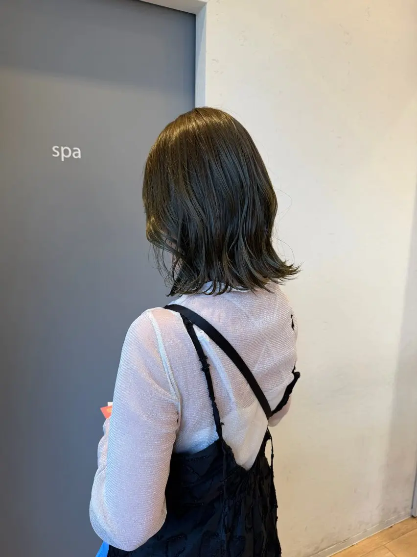 ショート ヘアカラー 佐々木 彩羽のヘアスタイル