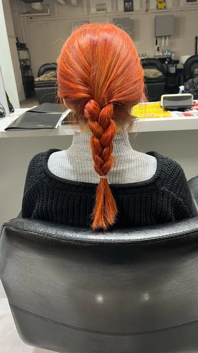 ロング カラー ヘアアレンジ ブリーチ オレンジ 🎀tokute ナオ🧸のヘアスタイル