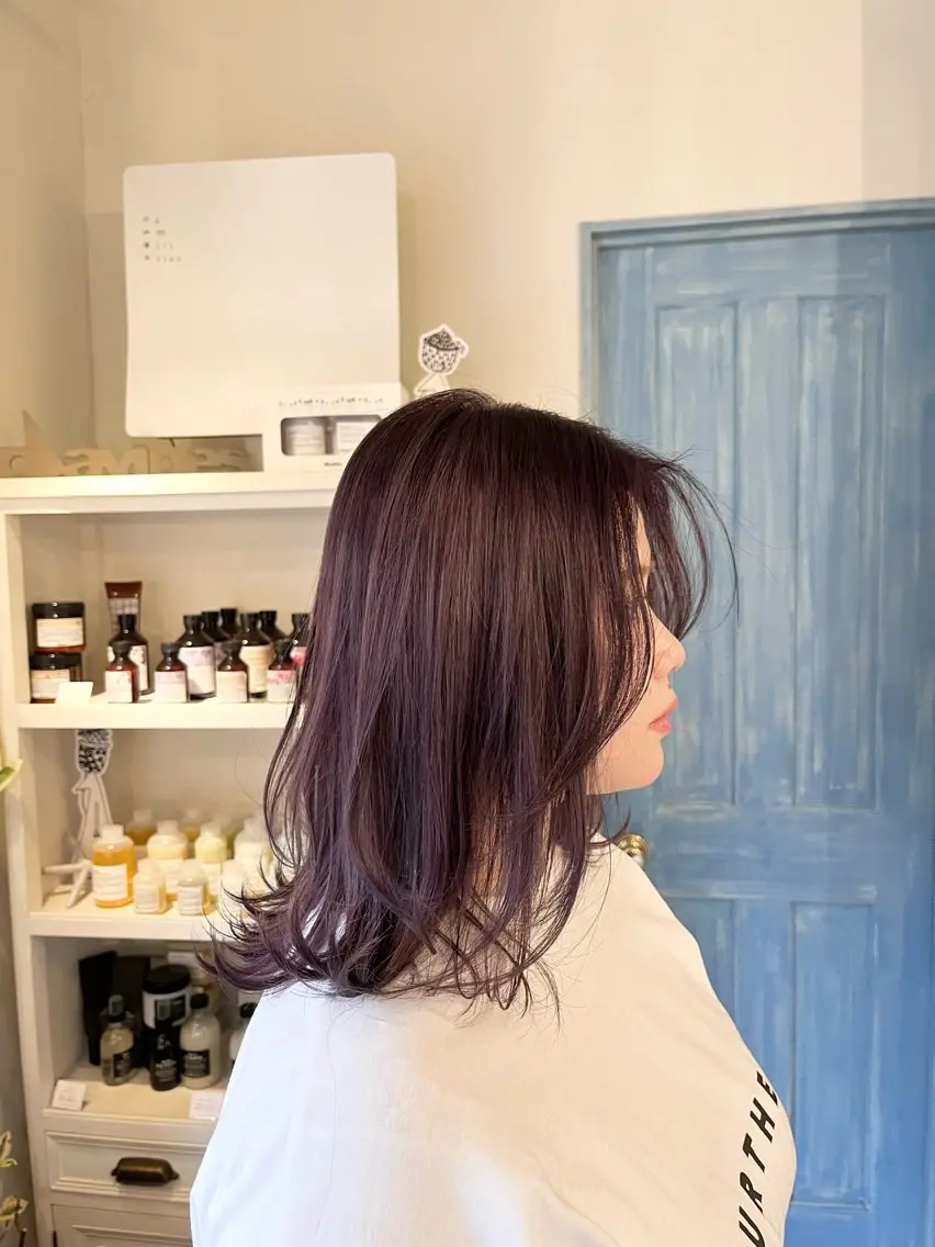 ミディアム カラー 透明感カラー パープルカラー よこもり あいのヘアスタイル