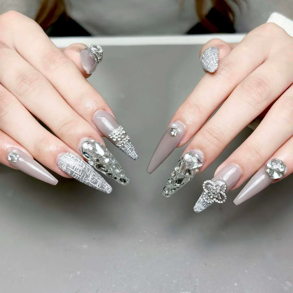 ネイル ハンドネイル ハンドケア Nova Nail Nambaのネイルデザイン