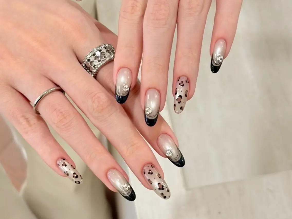 ネイル ブラウン フットネイル フレンチネイル グラデーション 氷ネイル・うるうるネイル ハンドネイル Mixx Nail_ Studioのネイルデザイン
