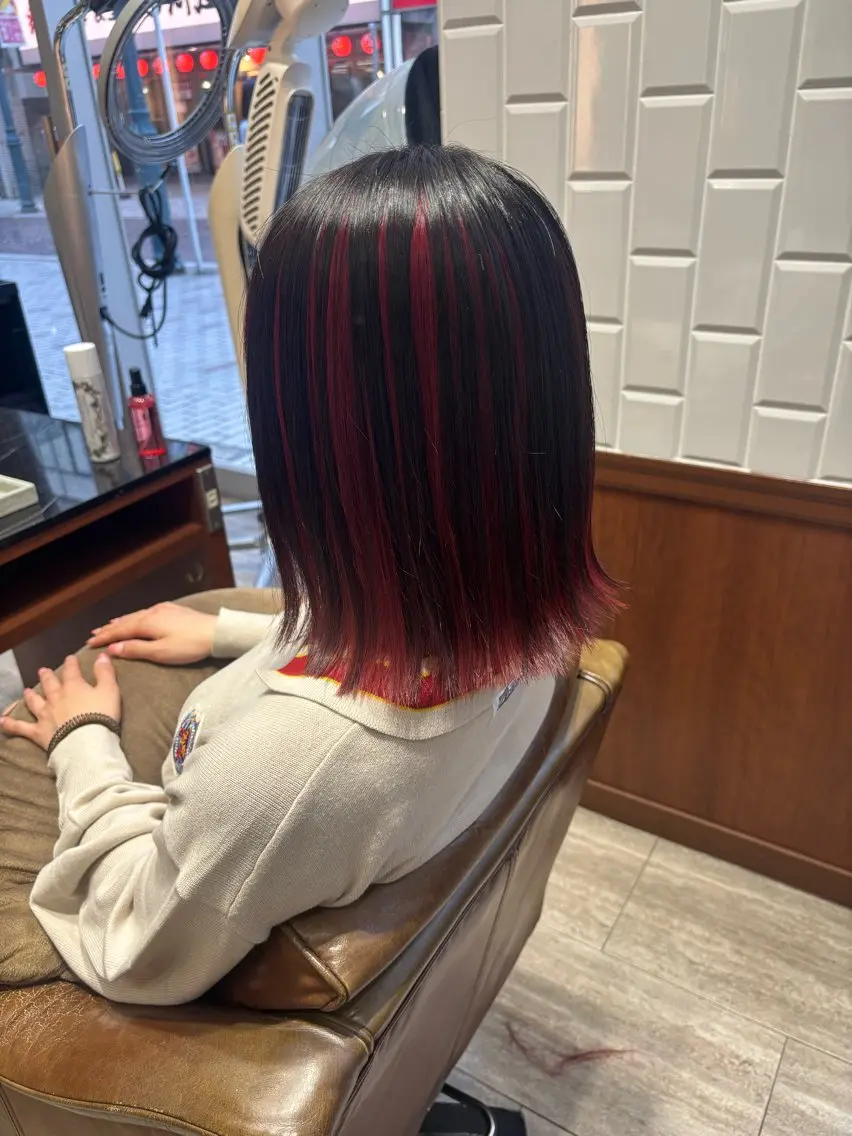 セミロング カラー 岩柳 秋空のヘアスタイル