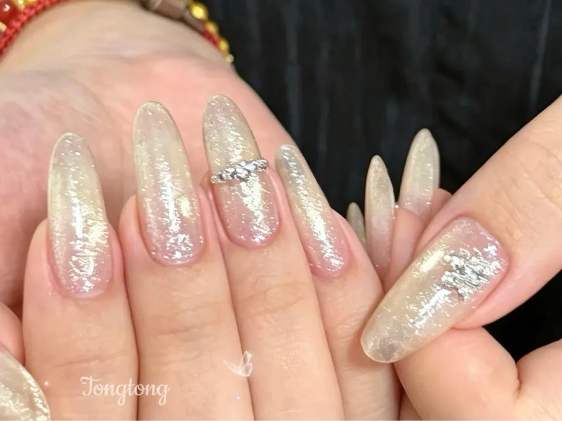 ネイル 氷ネイル・うるうるネイル キラキラネイル ロングネイル ハンドネイル Tongtong Nail Salonのネイルデザイン