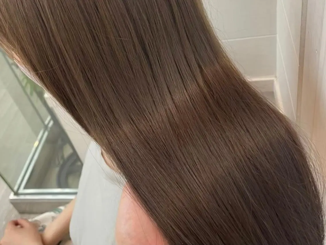 ミディアム カラー パーマ ヘアアレンジ ミディアムパーマ アディクシーカラー ベージュカラー ブリーチ ケアカラー カット トリートメント ヘッドスパ ヘアケア特化型サロン newi 梅田のヘアスタイル