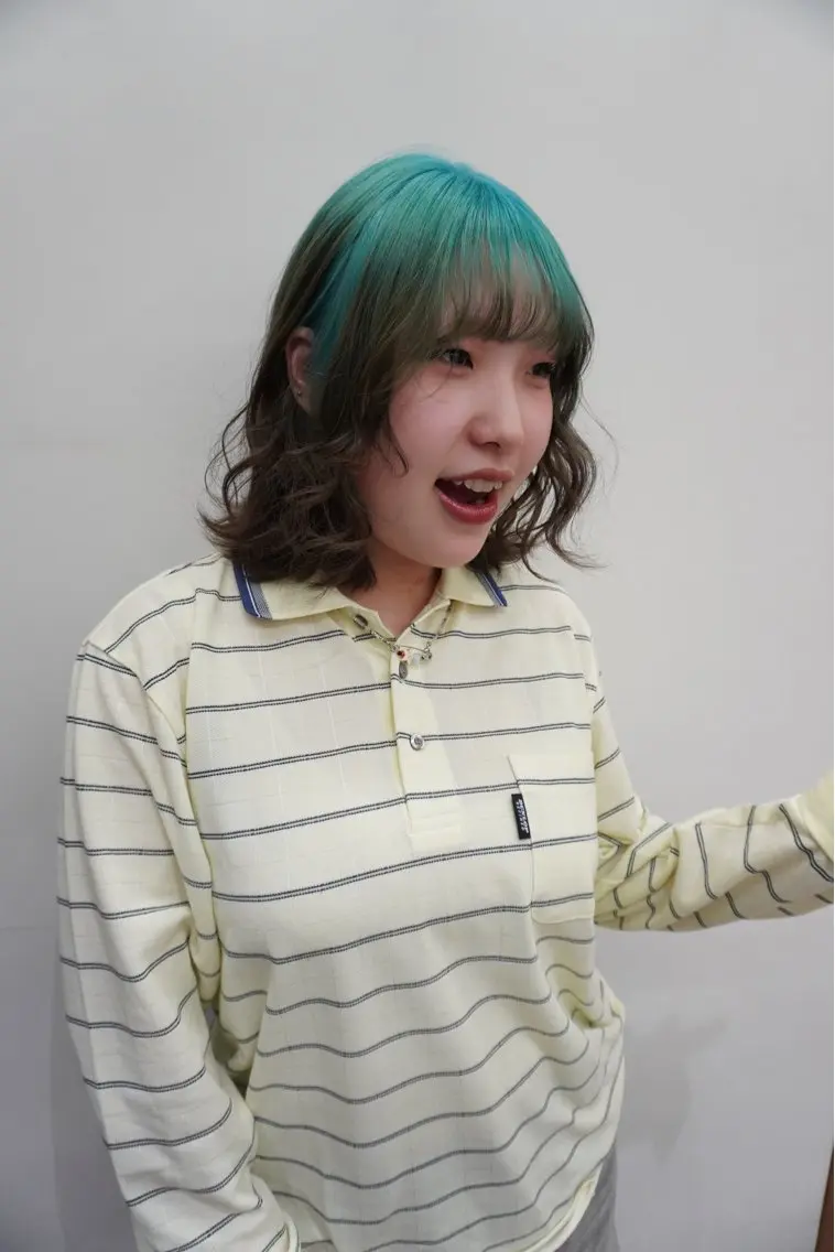 ミディアム カラー パーマ ヘアアレンジ デザインカラー/ボブ ブリーチカラー/ユリのヘアスタイル