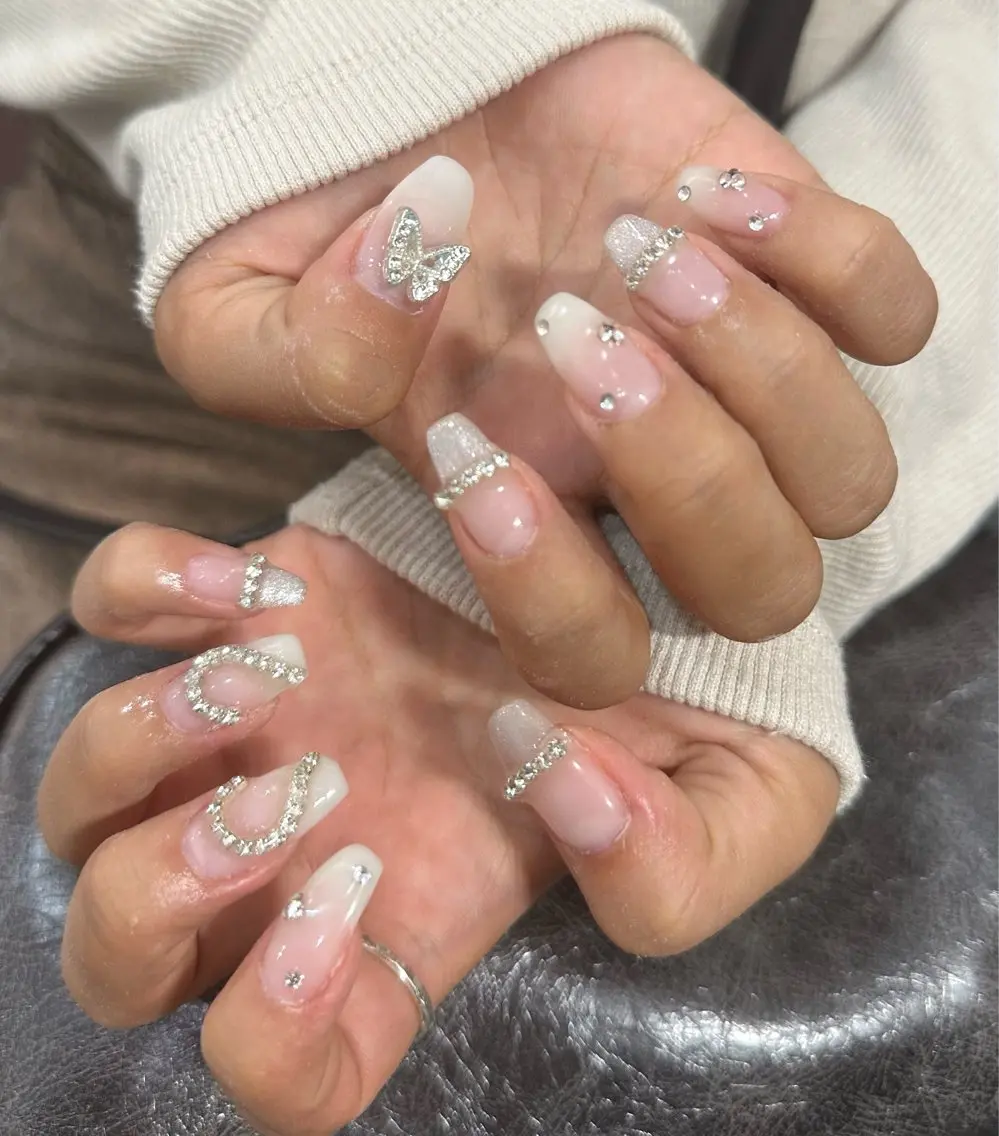 ネイル LAVISH nanamiのネイルデザイン