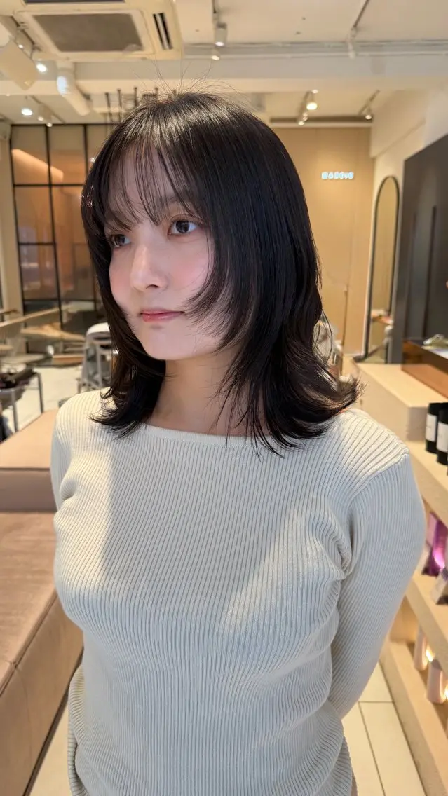 ミディアム カット ヘアカラー アユミ🦋/レイヤー /透明感カラーのヘアスタイル