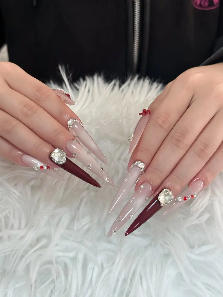 ネイル ボルドー ブラウン チークネイル ドット フットネイル Julli NailStudioのネイルデザイン