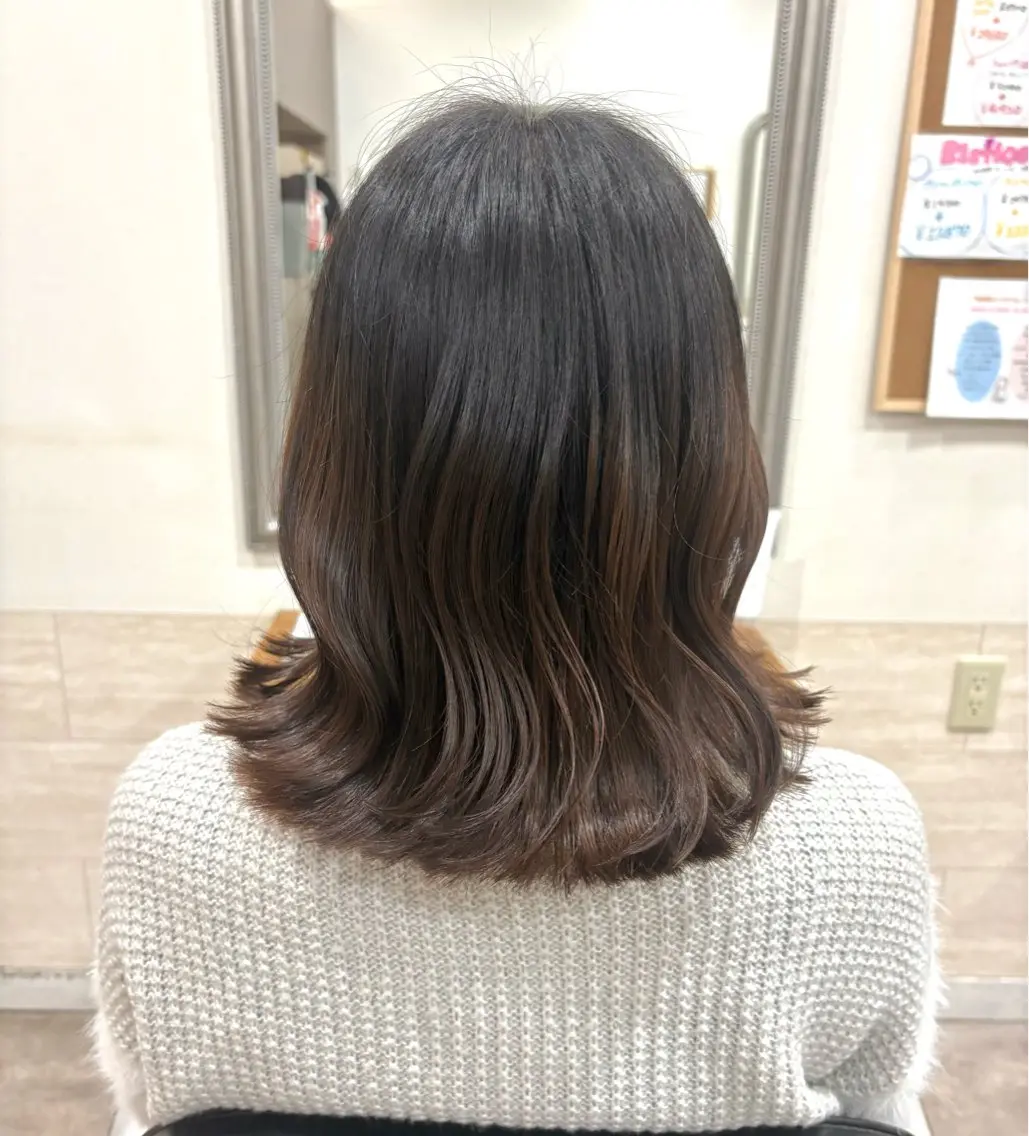ミディアム 堀川 希歩のヘアスタイル