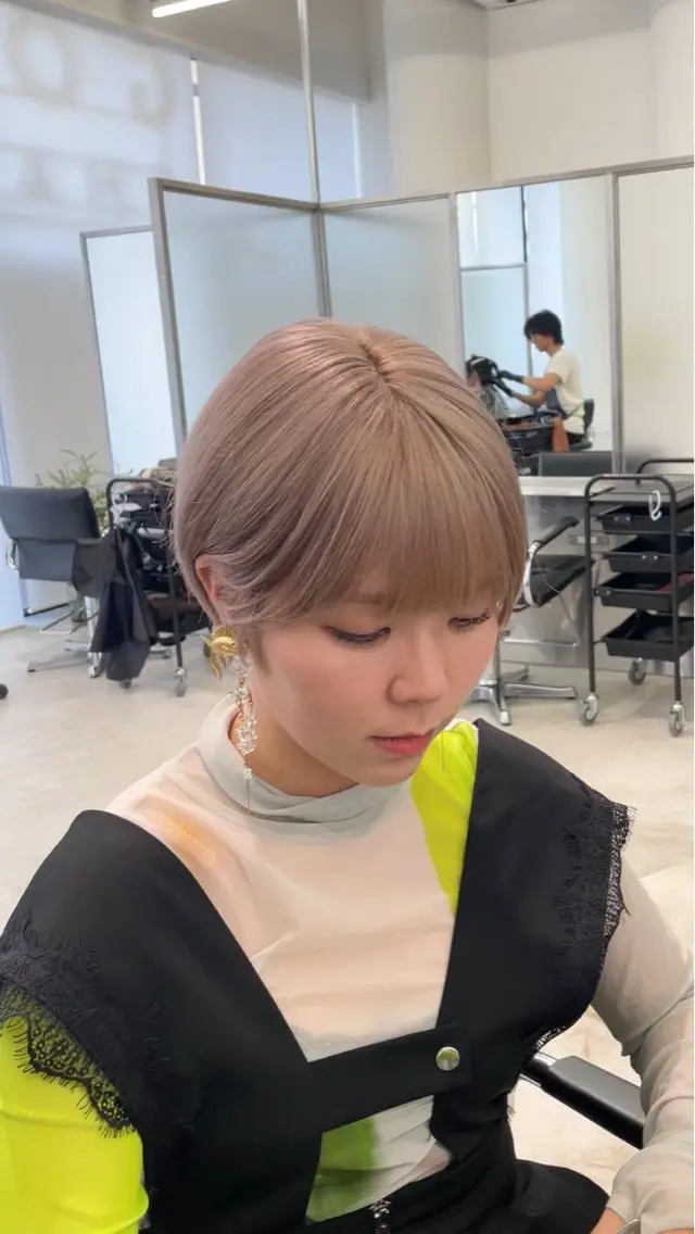 ショート カラー ハイトーンカラー ショートヘア 大人スタイル 太田のヘアスタイル