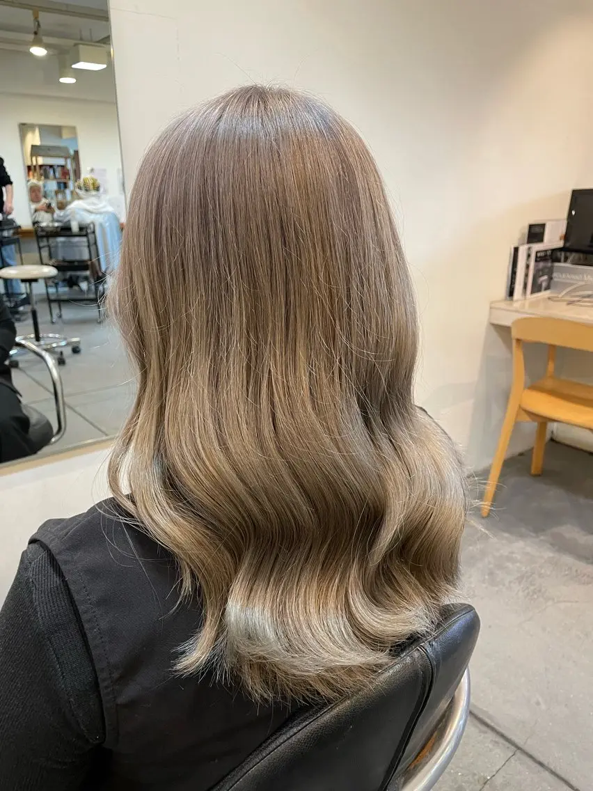 セミロング カラー ベージュカラー ブリーチ ミルクティーベージュ IORI #韓国ヘア#髪質改善のヘアスタイル