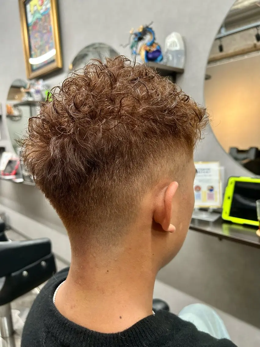 ショート カラー パーマ メンズ カット ヘアカラー パーマ ゲーマー美容師 KENTOのヘアスタイル
