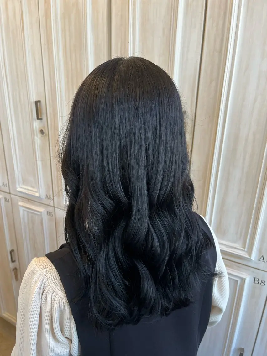 ミディアム カット 吉岡 菜月のヘアスタイル