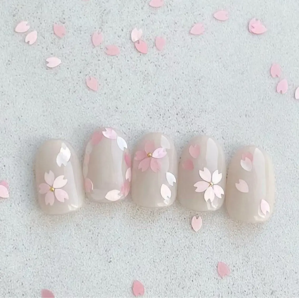 ネイル アートネイル キラキラネイル 韓国ネイル 水色 ロングネイル NailDemure 【銀座店】のネイルデザイン
