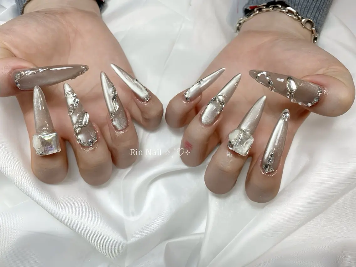 ネイル アートネイル チークネイル ジェルネイル ロングネイル マグネットネイル ハンドネイル Rin Nail 新大久保店のネイルデザイン