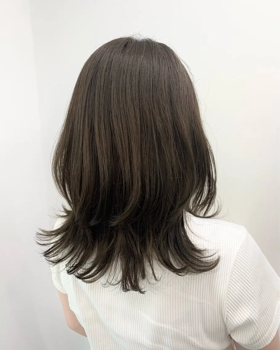 ミディアム カラー パーマ ヘアアレンジ メンズ キッズ レイヤーカット／ 巻ける縮毛矯正のヘアスタイル