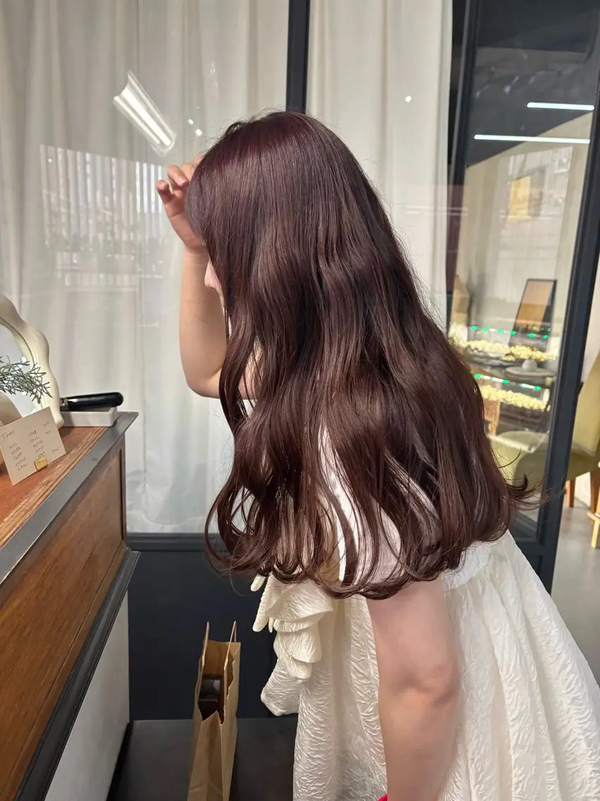 ロング カラー ベージュカラー ピンクカラー ピンクベージュ ヘアカラー 井上 愛梨のヘアスタイル