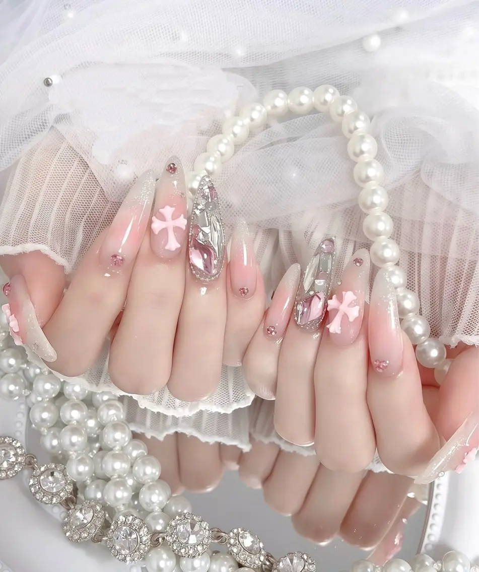 ロング 外国人風カラー 韓国風ヘア ハンドネイル E🌷nail 長さだし専門店のネイルデザイン
