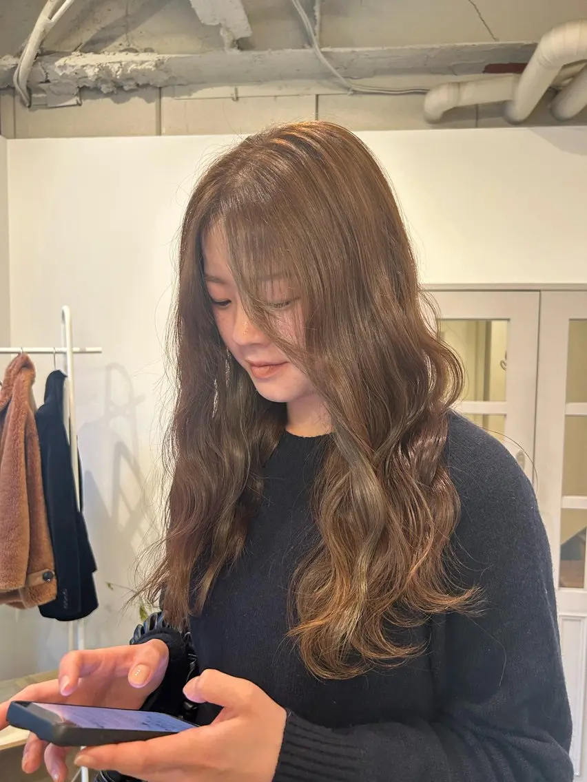 カラー ヘアカラー トリートメント ユイ コハルのヘアスタイル