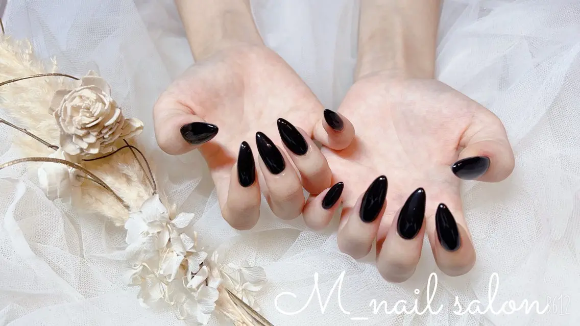 ネイル シンプルネイル M_ nail salonのネイルデザイン