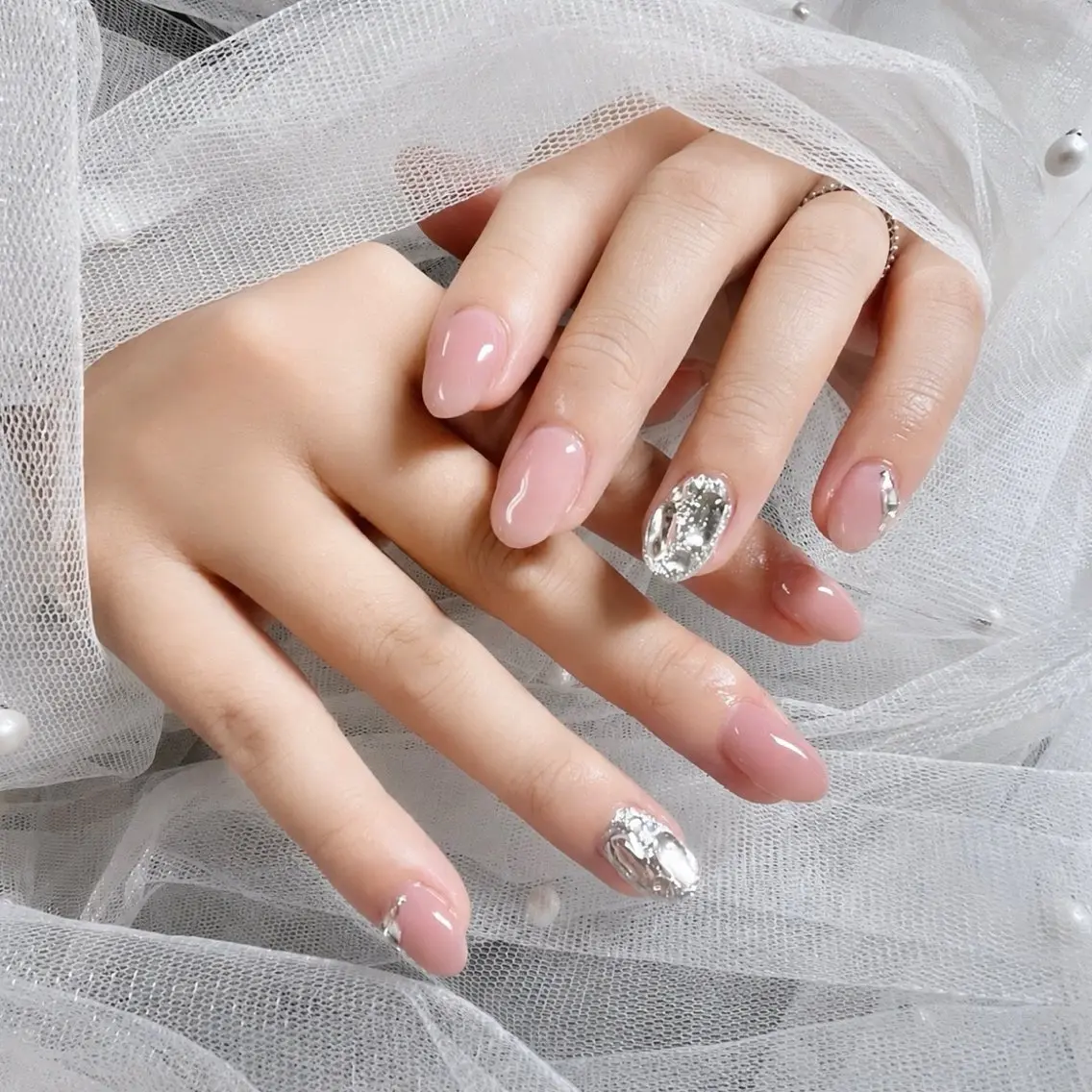 ネイル キラキラネイル ワンホンネイル ハンドネイル chul nail 🎀azukiのネイルデザイン