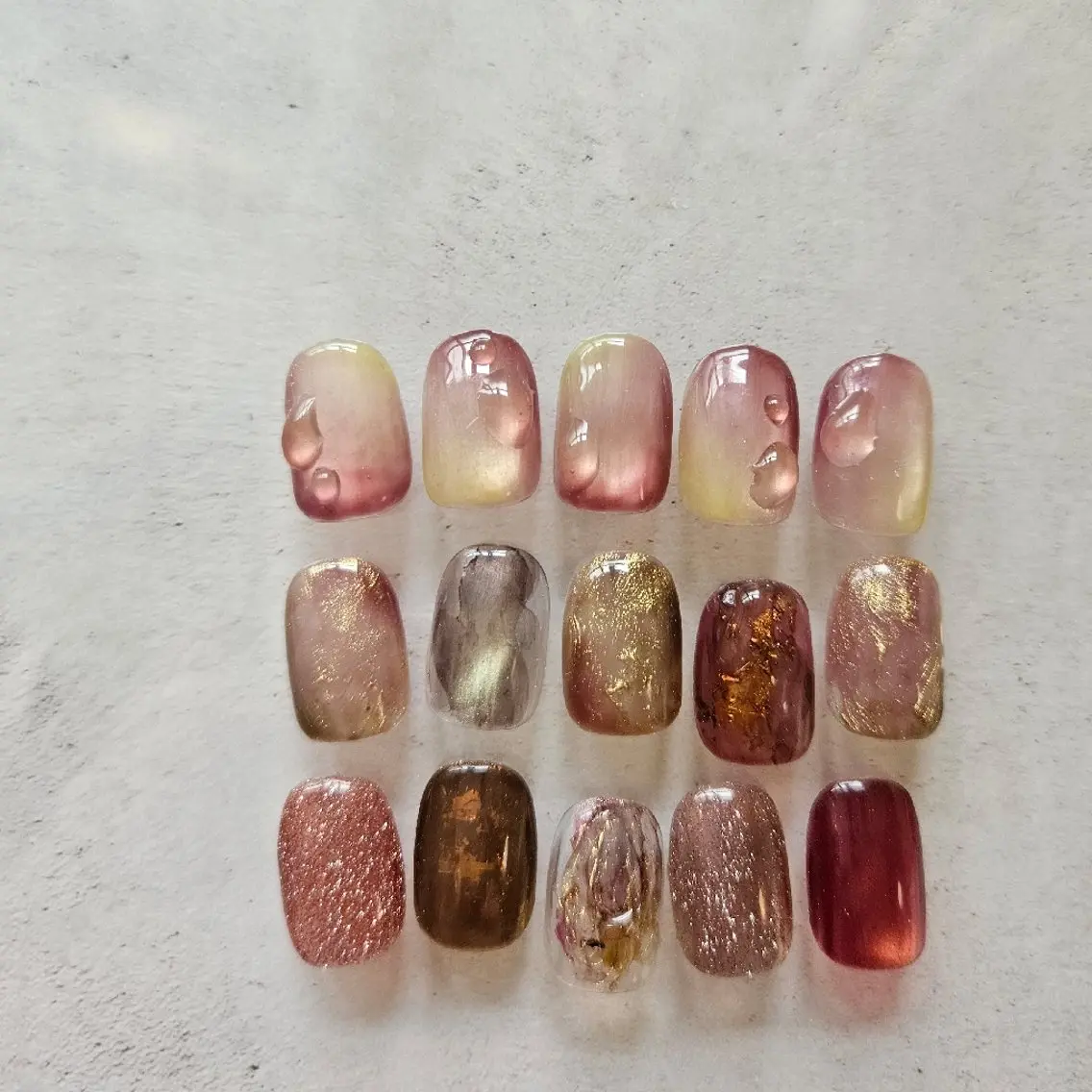 ネイル キラキラネイル マグネットネイル ニュアンスネイル ハンドネイル Nailsalon manoのネイルデザイン