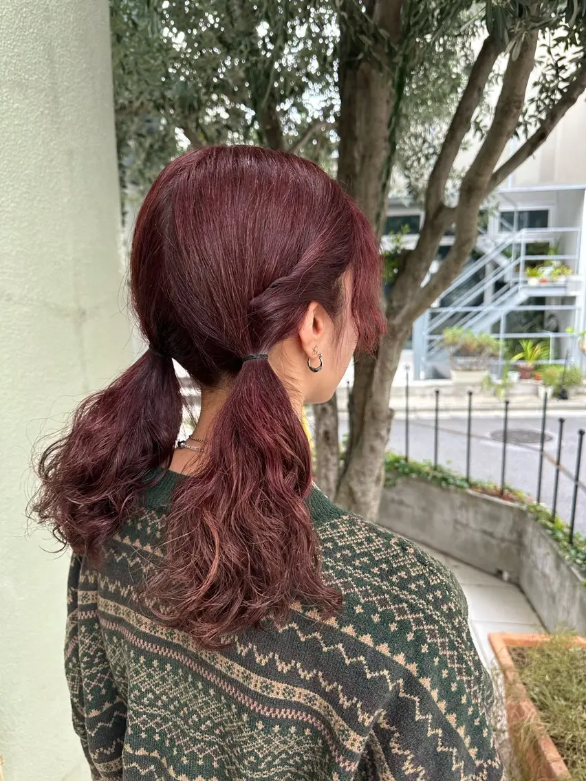 ミディアム カラー パーマ ヘアアレンジ ツインテール ミディアムパーマ fiorista岡田 まゆこのヘアスタイル