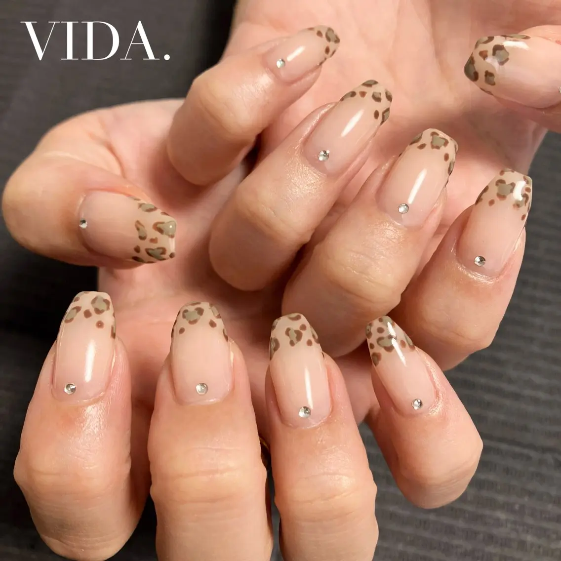 ネイル フレンチネイル ハート ハンドネイル private salon VIDAのネイルデザイン