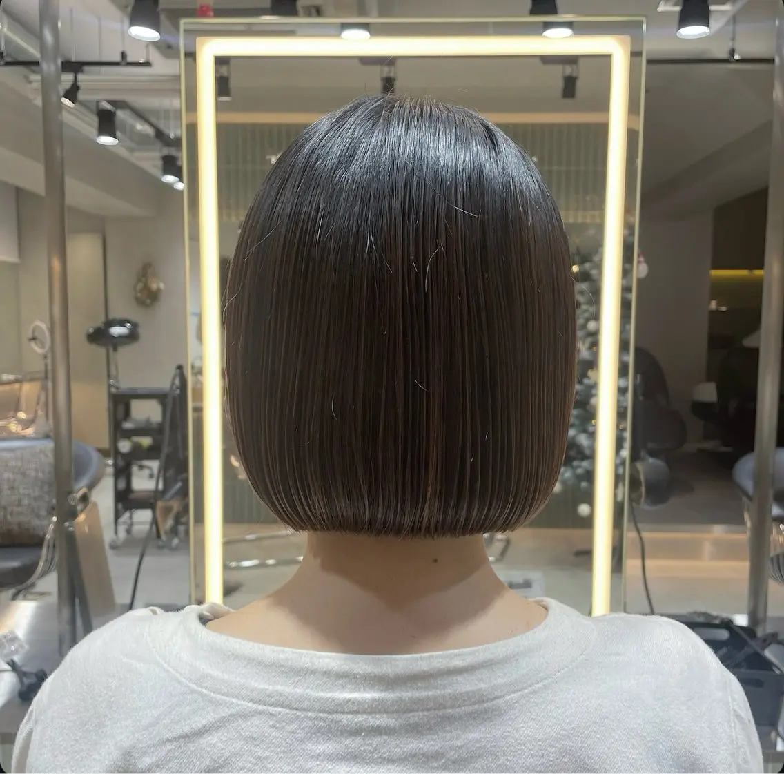ショート オリーブベージュ/ボ ブ縮毛矯正たまき🧡のヘアスタイル