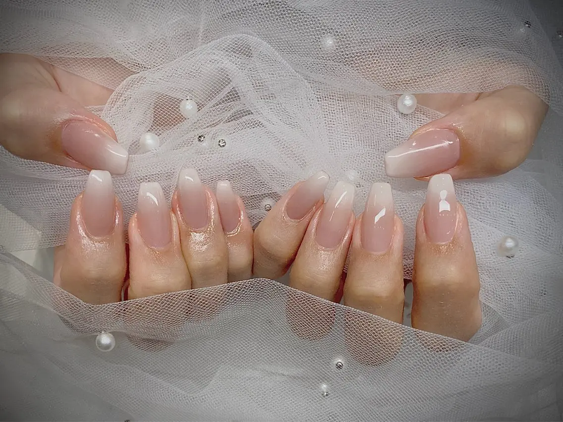 ネイル I-nailロング /ワンホン/キラキラのネイルデザイン