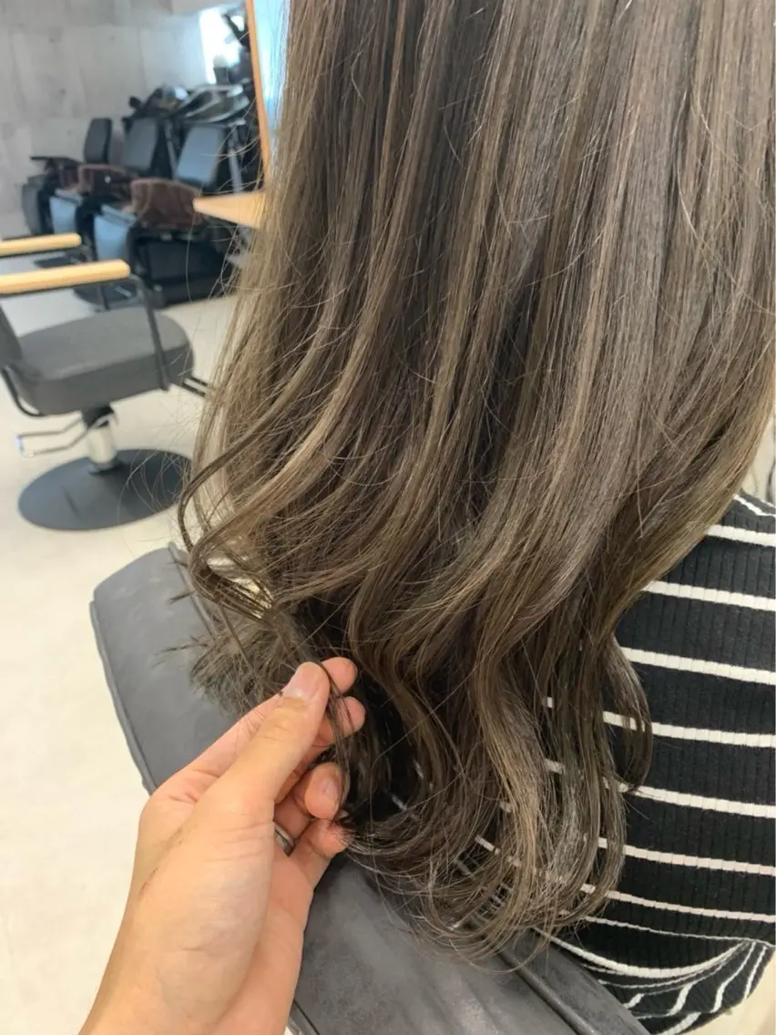 セミロング カラー ヘアアレンジ 小野寺 舞のヘアスタイル