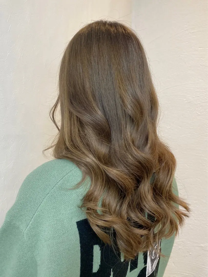 ロング カラー ヘアアレンジ ベージュカラー ブラウンカラー ブラウンベージュ モカブラウン エクステ ヘアカラー トリートメント エクステ GLOSS 心斎橋 山上のヘアスタイル