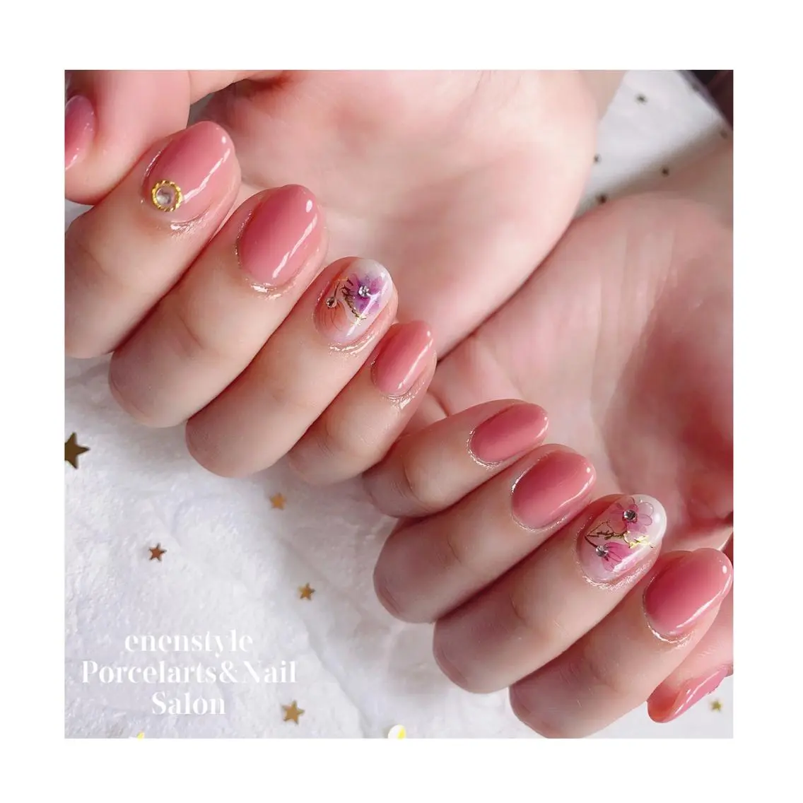 ショート ネイル ジェルネイル ニュアンスネイル オフィスネイル ワンカラーネイル パラジェル ハンドネイル 🐾enen style 🐾のネイルデザイン