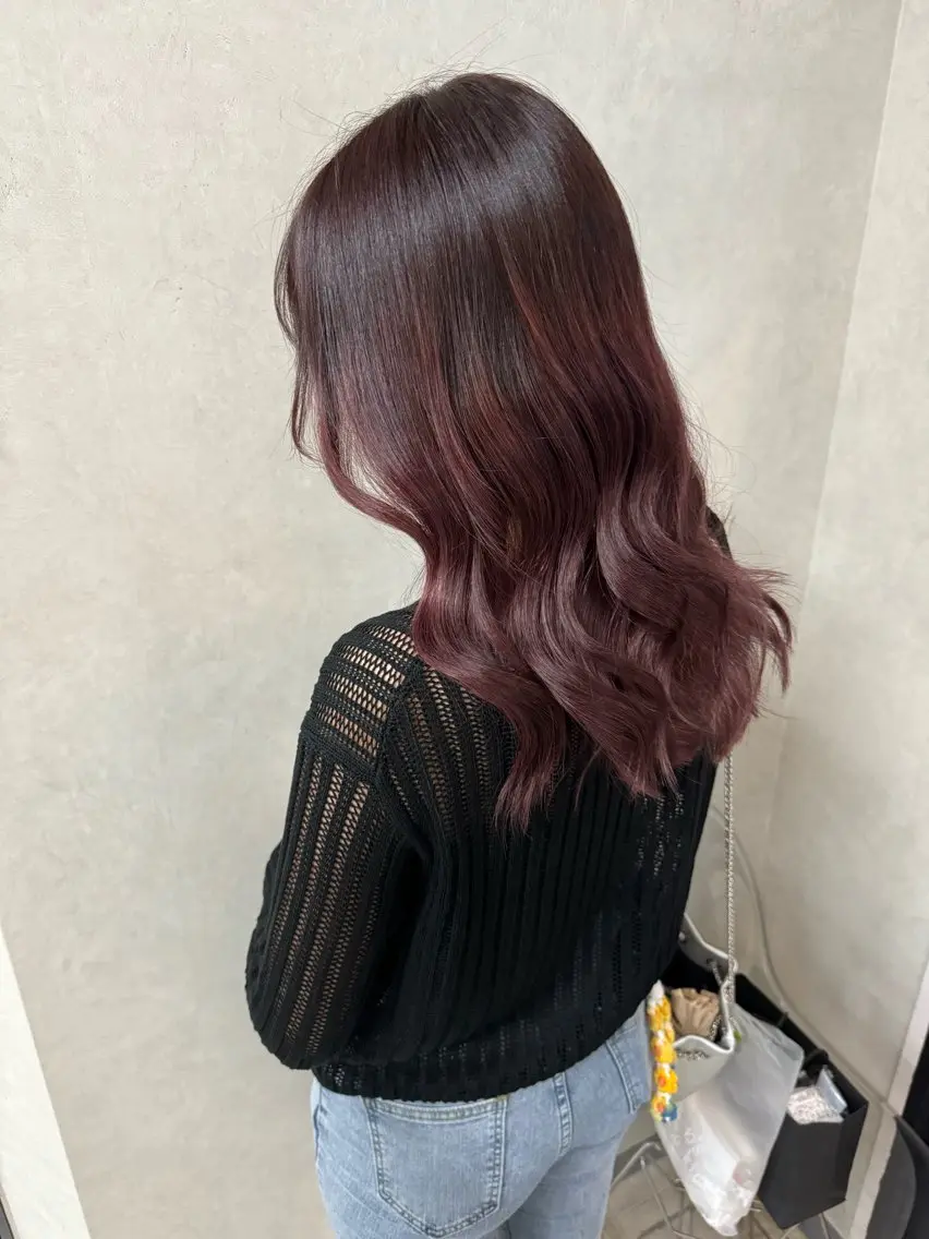 セミロング カラー ベージュカラー ブリーチ グレージュ ブリーチなしカラー 顔周りカット カット ヘアカラー トリートメント 井本翔太.髪質改善. ベージュ.グレージュのヘアスタイル
