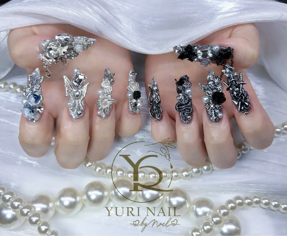 ネイル チークネイル フットネイル フレンチネイル グラデーション キラキラネイル ハンドネイル フットネイル ハンドケア YURI Nail Funabashiのネイルデザイン